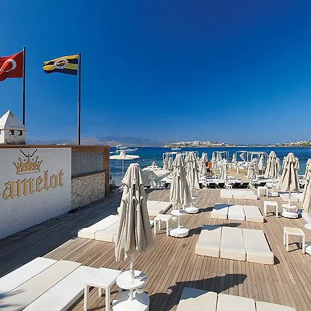 فندق Camelot Boutique (adults Only)