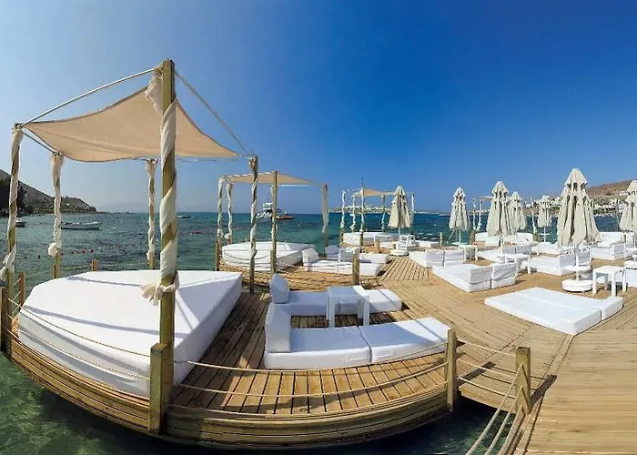 Camelot Boutique (adults Only) 호텔 4*