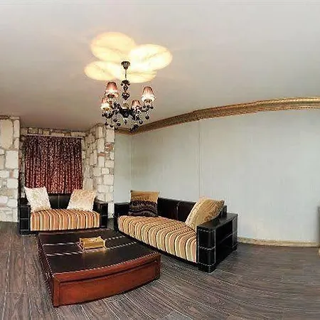 Camelot Boutique (adults Only) 호텔 4*